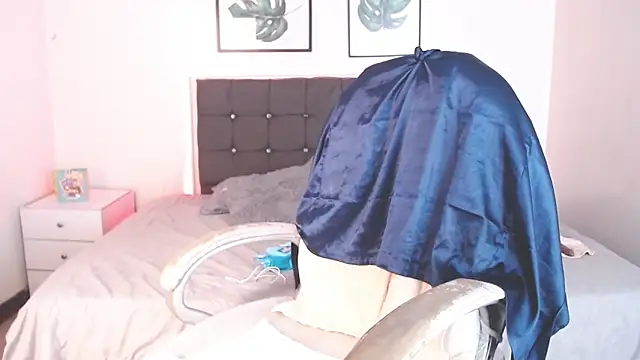 selena yourmilf online show from 04/01/26, 06:38