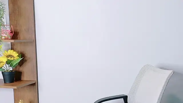 Sara Boom online show from 04/13/26, 08:02