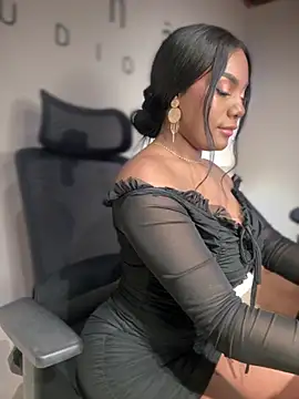 Sara Boom online show from 11/26/25, 02:11