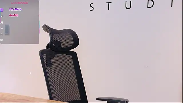 Sara Boom online show from 11/17/25, 02:32