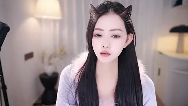 Ocean--Lili online show from 10/25/25, 02:17