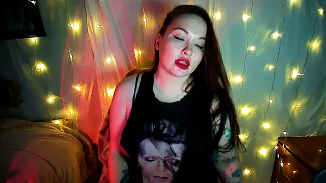 Snapshot of Victoria_Marks chatting on 03/21/25, 10:28 Victoria Marks online show from 03/21/25, 10:28