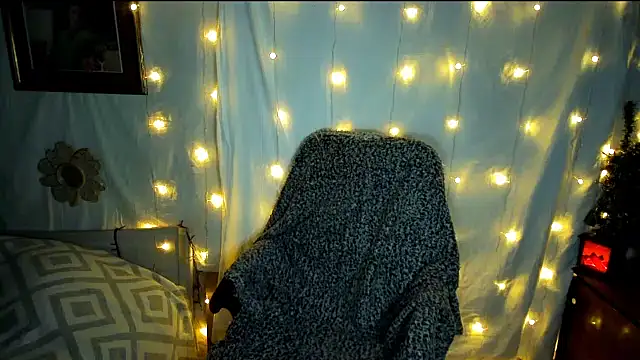 Snapshot of Victoria_Marks chatting on 12/06/24, 09:07 Victoria Marks online show from 12/06/24, 09:07