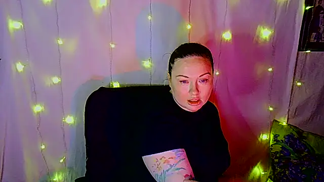 Snapshot of Victoria_Marks chatting on 11/23/25, 09:36 Victoria Marks online show from 11/23/25, 09:36