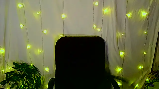 Snapshot of Victoria_Marks chatting on 11/30/25, 03:18 Victoria Marks online show from 11/30/25, 03:18