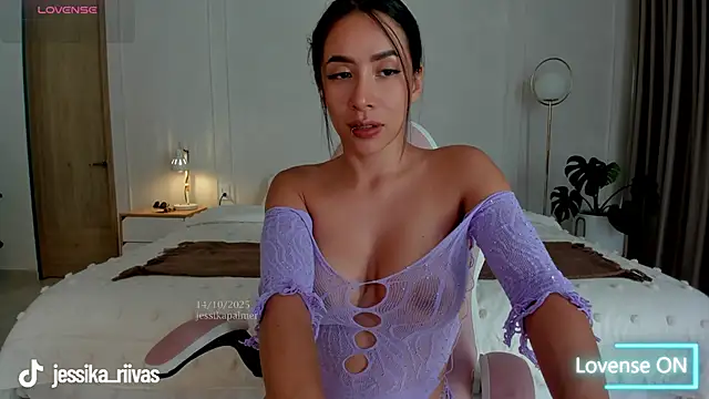 Snapshot of jessikapalmer chatting on 10/15/25, 09:01 jessikapalmer online show from 10/15/25, 09:01