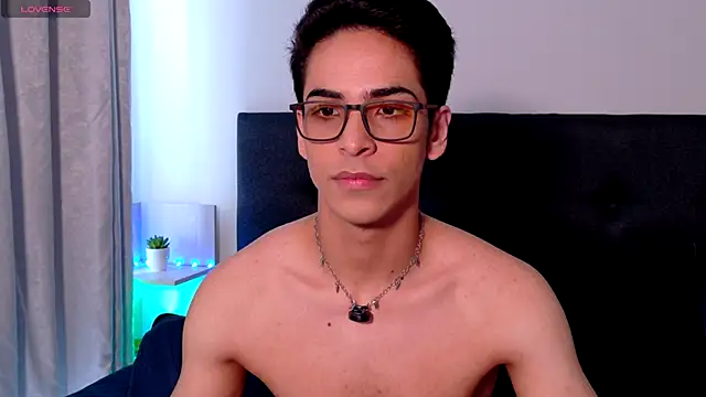 Snapshot of aodaboyyy chatting on 12/18/25, 01:04 aodaboyyy online show from 12/18/25, 01:04