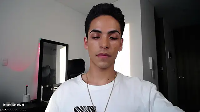 Snapshot of aodaboyyy chatting on 02/28/25, 10:39 aodaboyyy online show from 02/28/25, 10:39