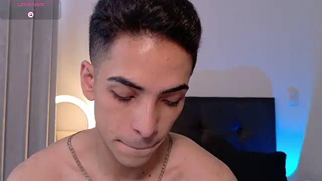 Snapshot of aodaboyyy chatting on 10/11/25, 01:23 aodaboyyy online show from 10/11/25, 01:23