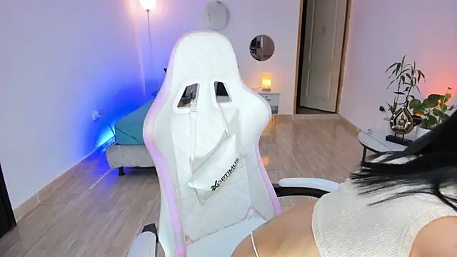 carleee winter online show from 04/15/26, 01:33