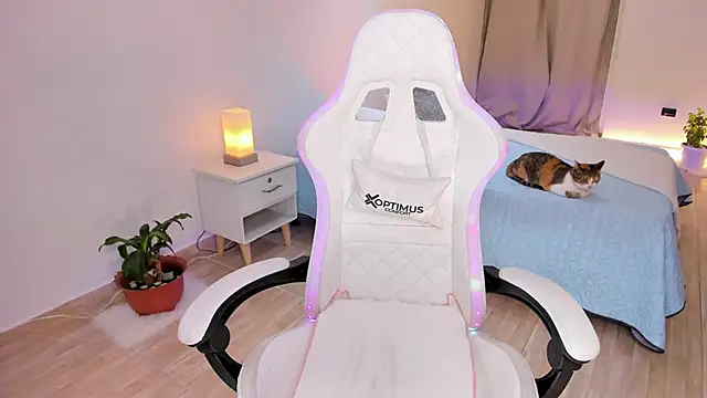 carleee winter online show from 11/23/25, 12:42