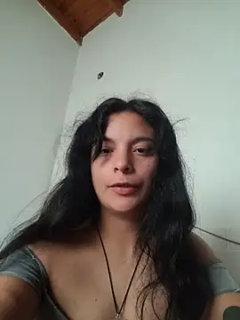 Snapshot of ZaraHoney chatting on 10/12/25, 04:41 ZaraHoney online show from 10/12/25, 04:41