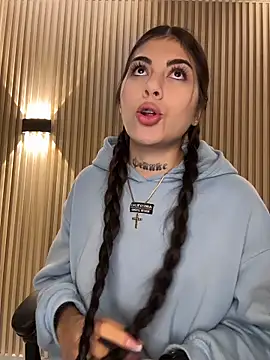 Sarasanders 4 online show from 12/03/25, 05:08