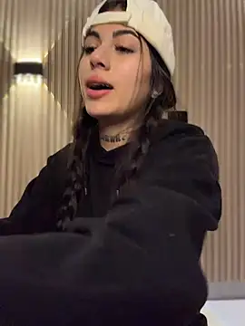 Sarasanders 4 online show from 03/06/26, 03:45