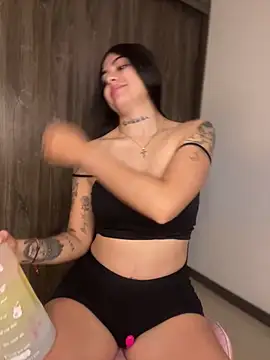 Sarasanders 4 online show from 02/21/25, 02:06