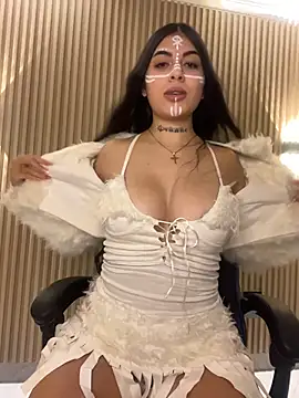 Sarasanders 4 online show from 10/26/25, 03:51