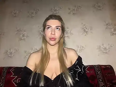 Lux Sonya Star online show from 12/19/25, 01:35