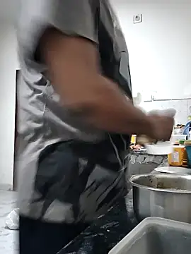 thebrownboi01 online show from 11/11/25, 02:01