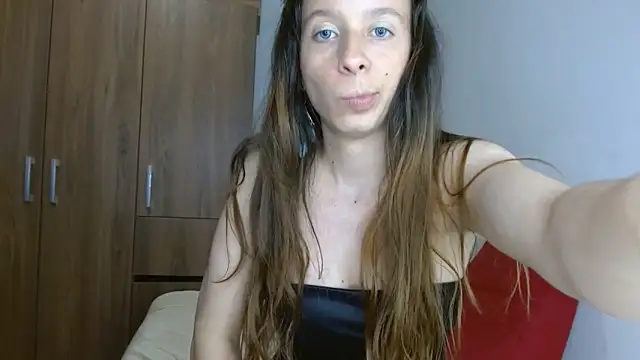 Snapshot of Isaandysex2428 chatting on 06/20/26, 01:21 Isaandysex2428 online show from 06/20/26, 01:21
