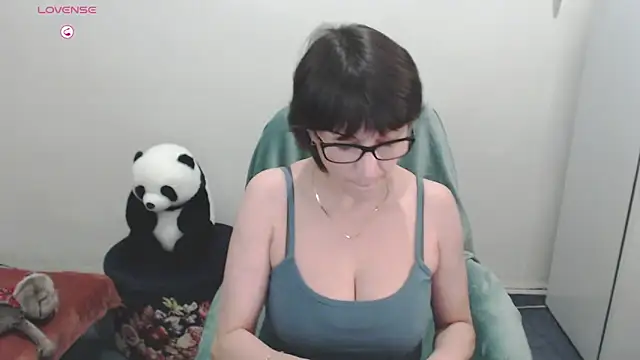 Ammillia online show from 12/02/24, 12:58