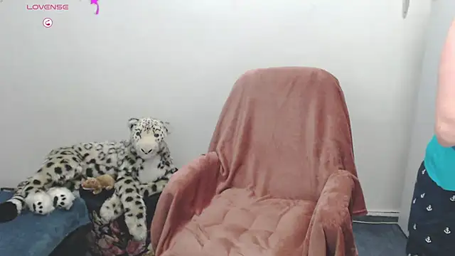 Ammillia online show from 01/21/25, 01:11