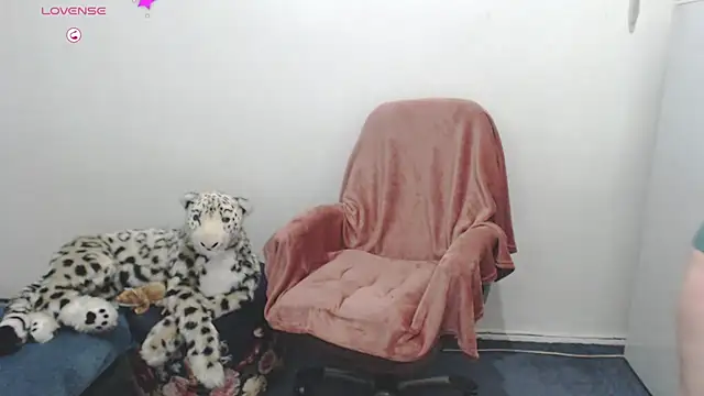 Ammillia online show from 01/12/25, 04:29