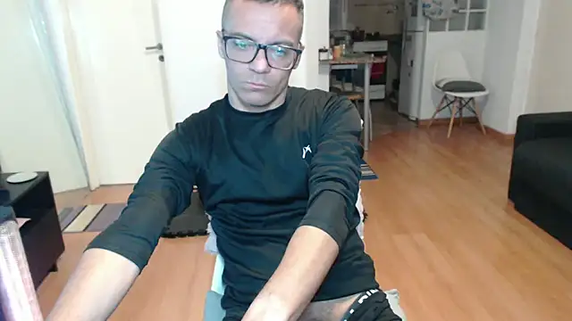 guachin hunk online show from 05/04/26, 05:22