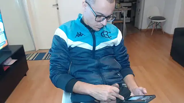 Snapshot of guachin_hunk chatting on 06/19/26, 11:09 guachin hunk online show from 06/19/26, 11:09