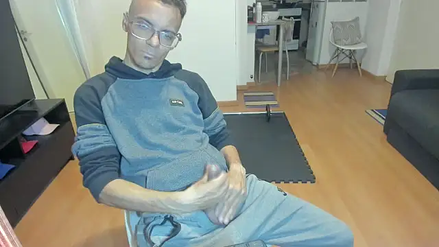 Snapshot of guachin_hunk chatting on 09/10/25, 03:27 guachin hunk online show from 09/10/25, 03:27