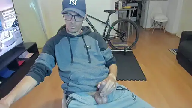 Snapshot of guachin_hunk chatting on 09/13/25, 05:40 guachin hunk online show from 09/13/25, 05:40