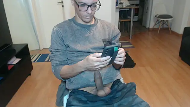 Snapshot of guachin_hunk chatting on 06/25/26, 05:05 guachin hunk online show from 06/25/26, 05:05