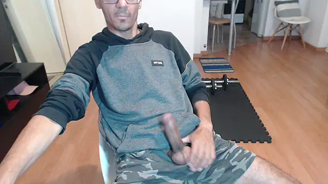 Snapshot of guachin_hunk chatting on 10/14/25, 06:30 guachin hunk online show from 10/14/25, 06:30