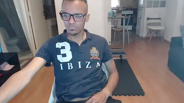 Snapshot of guachin_hunk chatting on 11/05/25, 03:37 guachin hunk online show from 11/05/25, 03:37