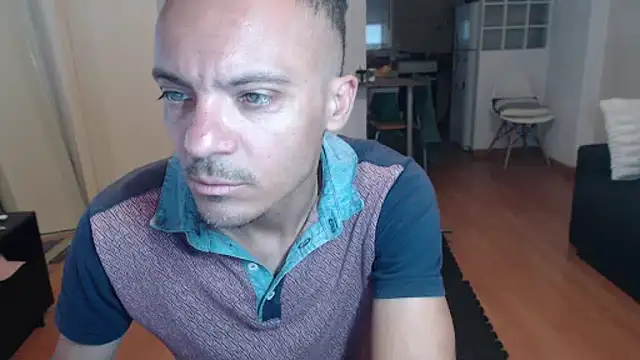 Snapshot of guachin_hunk chatting on 11/19/25, 08:31 guachin hunk online show from 11/19/25, 08:31