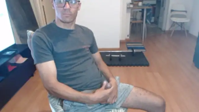 Snapshot of guachin_hunk chatting on 12/17/25, 06:24 guachin hunk online show from 12/17/25, 06:24