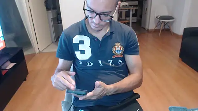 guachin hunk online show from 06/01/26, 10:09