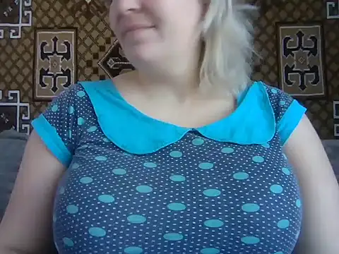 Snapshot of Diana_Britt chatting on 03/22/25, 09:13 Diana Britt online show from 03/22/25, 09:13