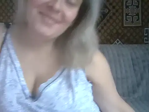 Snapshot of Diana_Britt chatting on 10/17/25, 06:17 Diana Britt online show from 10/17/25, 06:17