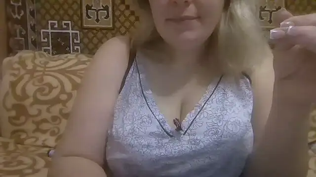 Diana Britt online show from 12/01/25, 05:52