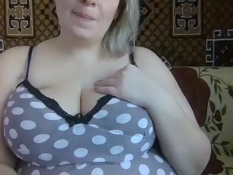 Snapshot of Diana_Britt chatting on 02/25/25, 08:25 Diana Britt online show from 02/25/25, 08:25