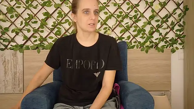 LadyChantale online show from 11/03/25, 07:35