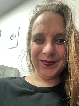 LadyChantale online show from 04/01/26, 06:37