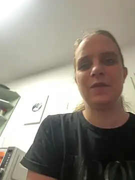 LadyChantale online show from 05/15/26, 06:11
