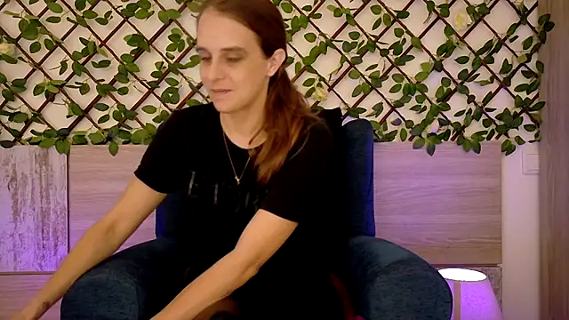 LadyChantale online show from 11/04/25, 08:40