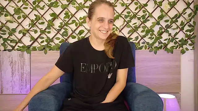 LadyChantale online show from 10/23/25, 08:35