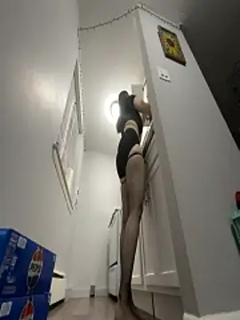 Snowbunnycake 131 online show from 10/29/25, 10:20