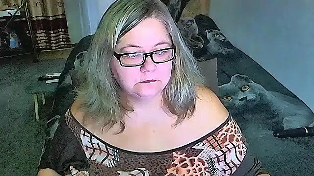 Snapshot of sex2 chatting on 10/17/25, 03:21 sex2 online show from 10/17/25, 03:21