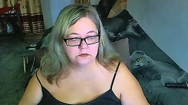 Snapshot of sex2 chatting on 10/14/25, 12:22 sex2 online show from 10/14/25, 12:22