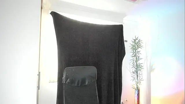 Snapshot of Giordano_Russo chatting on 05/15/26, 09:35 Giordano Russo online show from 05/15/26, 09:35