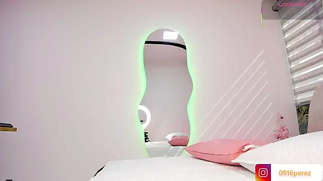  kaarla  online show from 11/21/25, 07:13